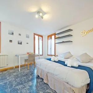 410 San Polo Roky Wifi Center Apartment Venedig