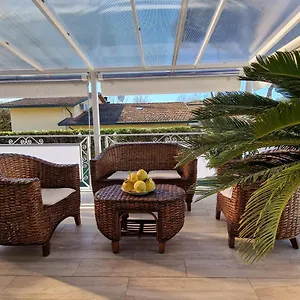  Appartamento Tra Dei Marmi E Marina Di - Il Melograno Italia
