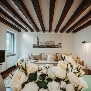 https://2-min-da-piazza-san-marco-l-home.hotelinveneto.com