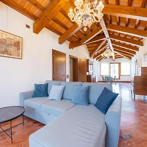https://luxury-penthouse-with-terrace.hotelinveneto.com